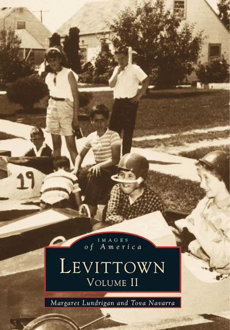 Levittown, New York: Dr. Margaret Lundrigan Ferrer: 9780738562292: Images of America: Paperback – Arcadia Publishing